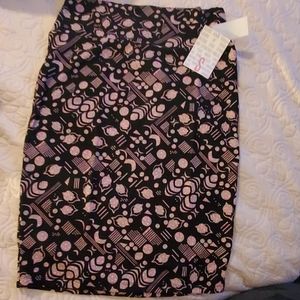 NWT SMALL LULAROE CASSIE SKIRT Black/ PRINT